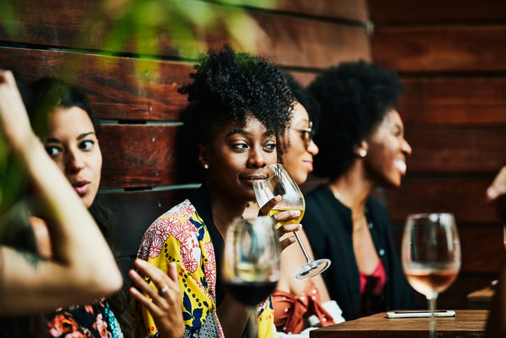 Lipstick-startup-Esoes-launches-smart-lipstick-with-date-rape-drug-detection-and-Bluetooth-safety-button.jpg