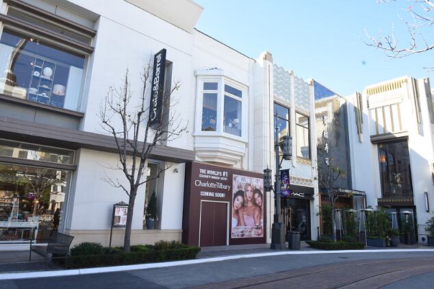 celebrity-mua-Charlotte-Tilbury-to-open-first-US-Beauty-Wonderland-store-this-summer-at-The-Grove-in-Los-Angeles.png