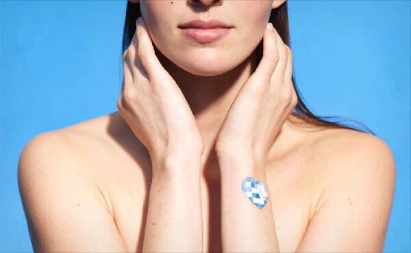 La-Roche-Posay-UV-Patch-by-L-Oreal.png