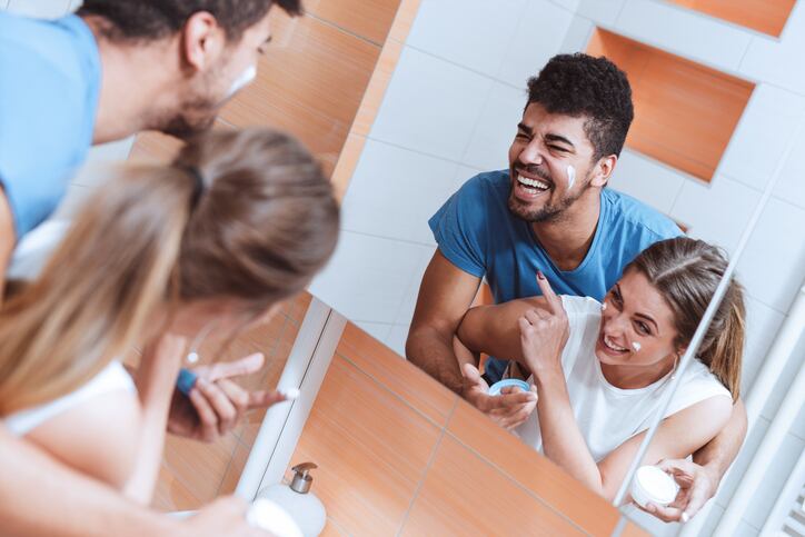 skincare_facecare_couple_consumers_happy_emotions_wellbeing.jpg