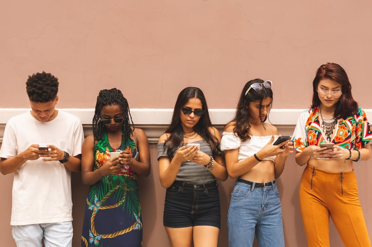 digital_mobile_phones_digital_genZ_millennials_Consumers_technology_beauty_cosmetics_TikTok_Instagram_Facebook_online_ecommerce.jpg