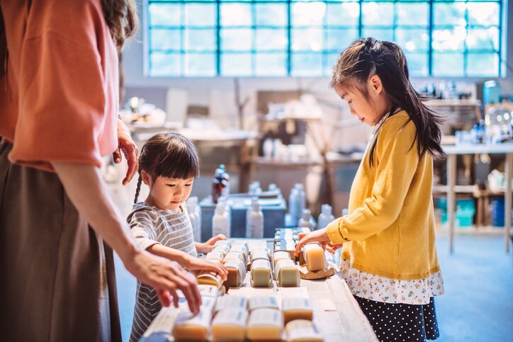 Consumer interest in waterless, solid driven by environmental, packing, money concerns, says Mintel