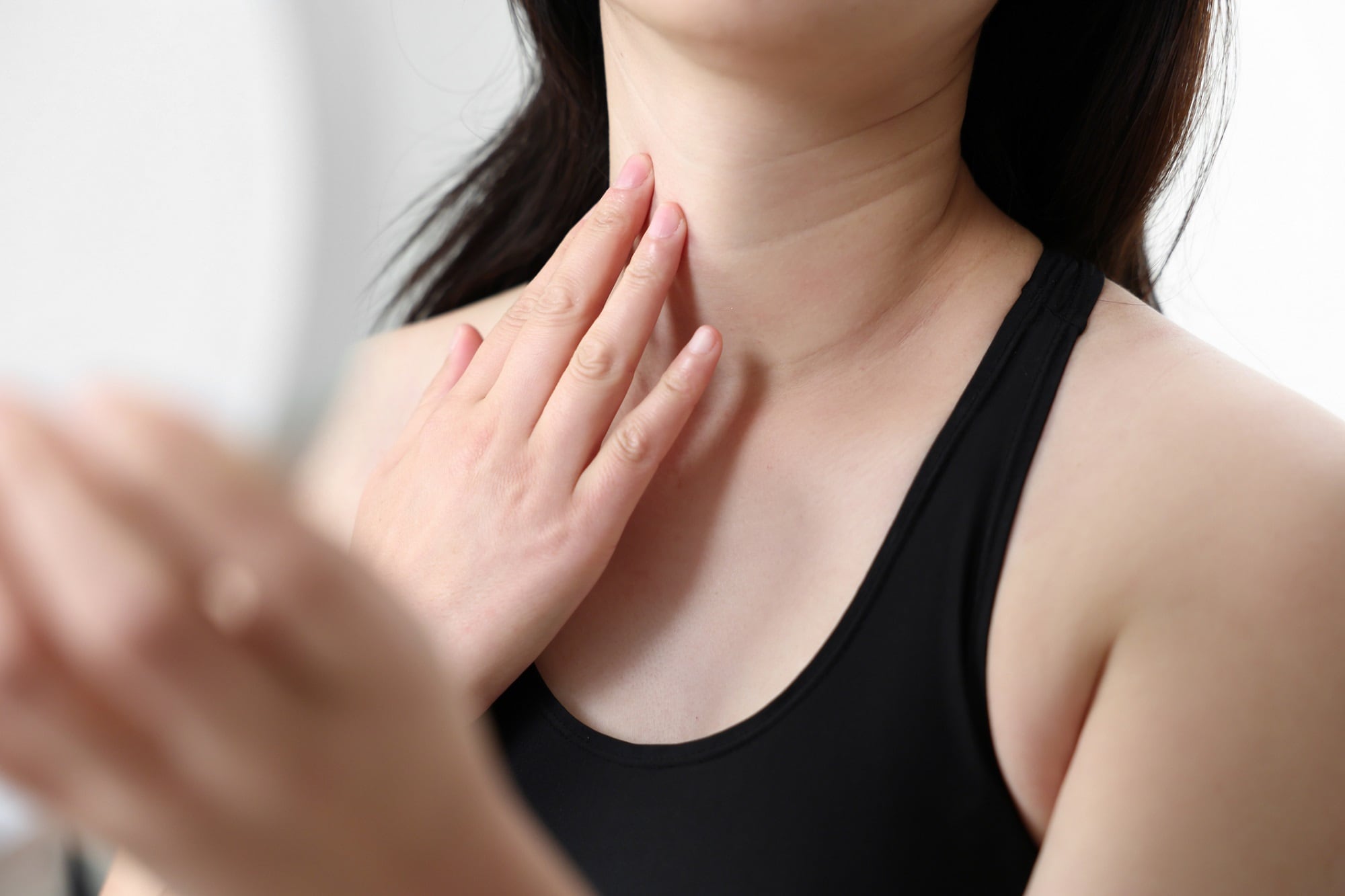Survey reveals US women's top aging concerns, skin care gaps, and the rise of "tech neck"