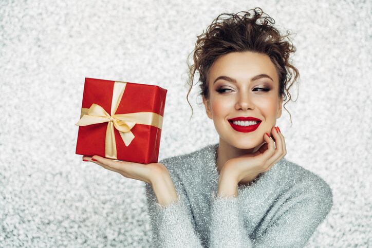 Perfumes, moisturizers, nail polish: Consumers ready to buy mask-friendly beauty gifts