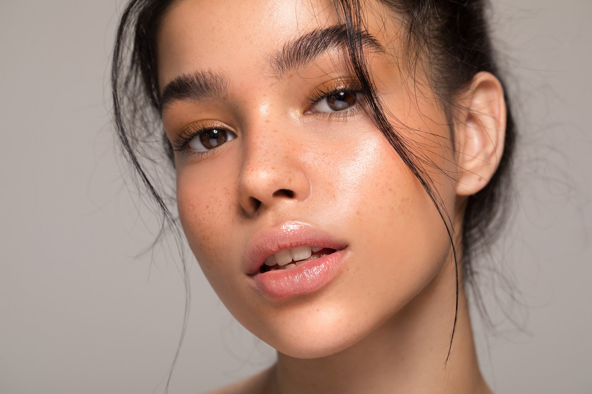 IPSY crowns ‘Clean Girl’ top beauty trend of 2024