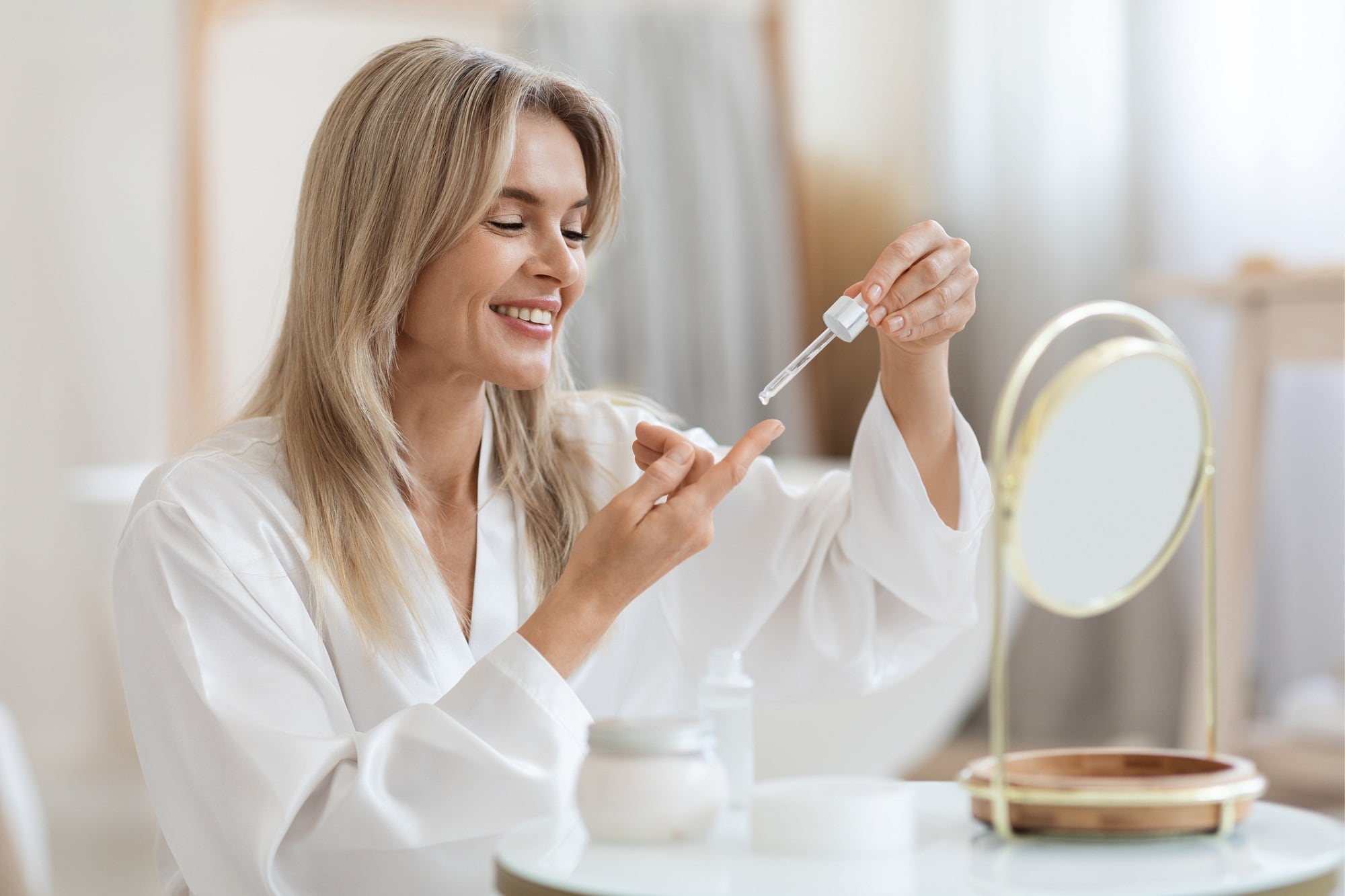 Fragrance-and-makeup-key-drivers-in-8-US-prestige-beauty-market-growth.jpg
