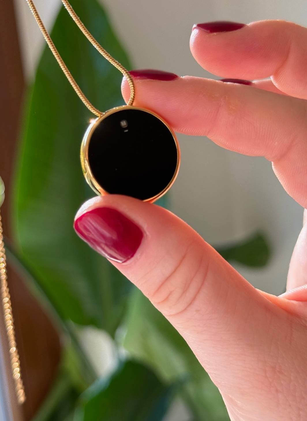 Loox Health sun care wearable