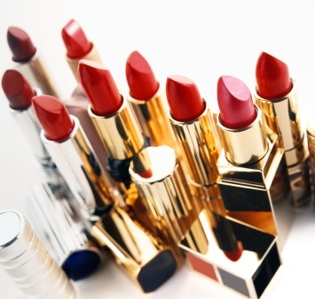 What types of export certificates does FDA issue for cosmetics?