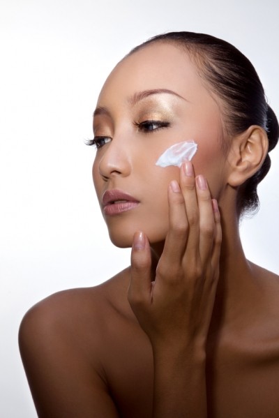 Clarins targets Asian consumers with skin whitening range