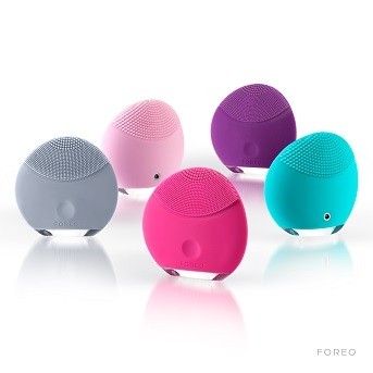 Luna cleansing brushes (image via Foreo)