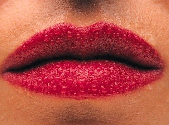Prestige make-up kisses the recession goodbye as sales increase