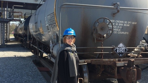 Cosmetics Design Senior Correspondent Deanna Utroske on tour at the DuPont Tate & Lyle facility in Tennessee