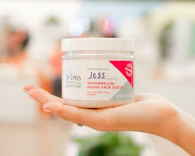 St. Ives skin care mixing bar blends up beauty in New York City
