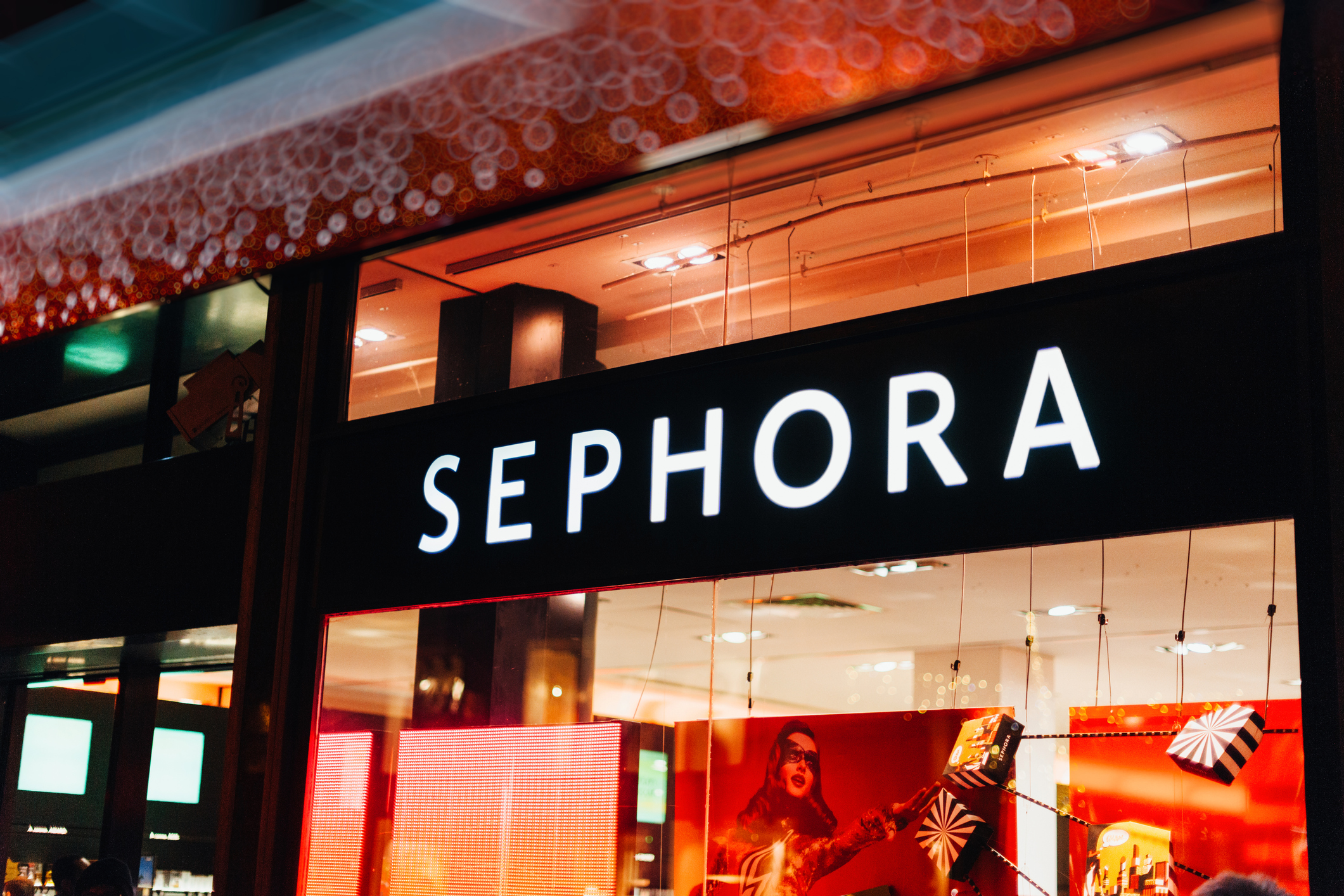 SEPHORA Pioneers New Retail Innovation with Launch of First Small